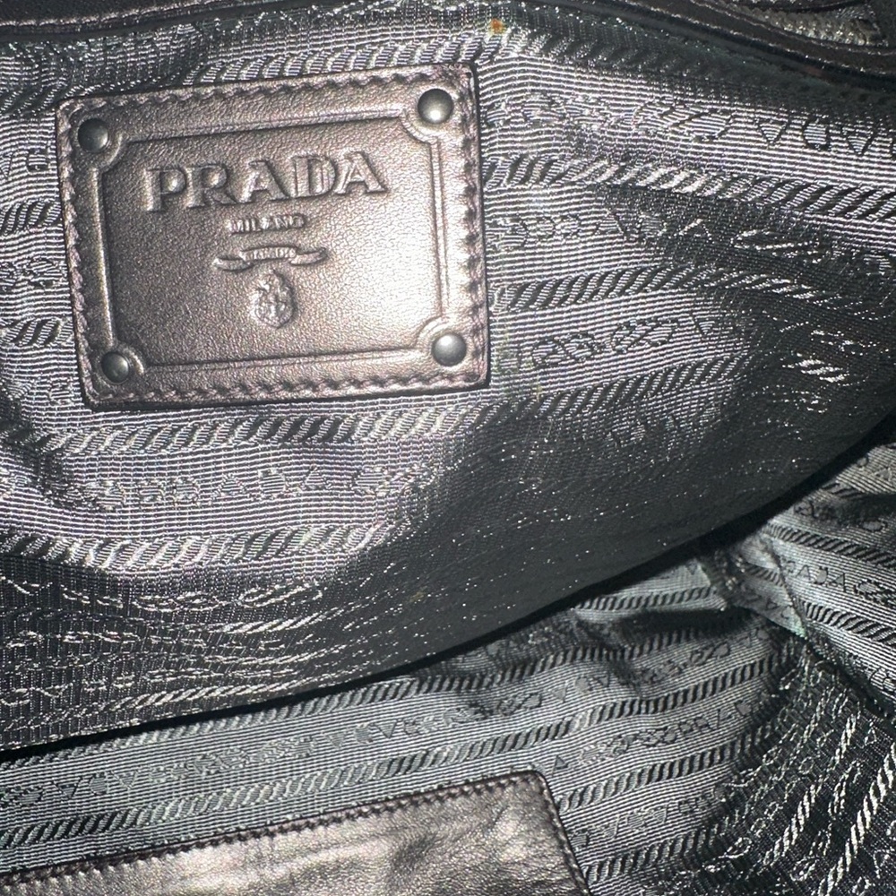 Prada - Picture 5 of 6
